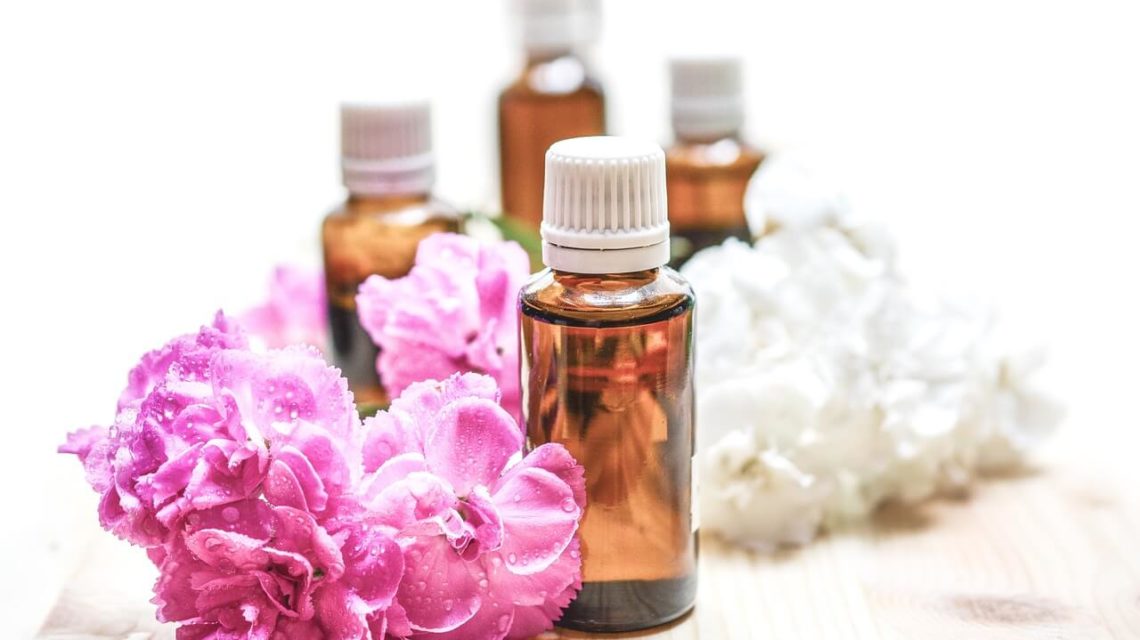 7 Essential Oils for Migraines to Heal Naturally